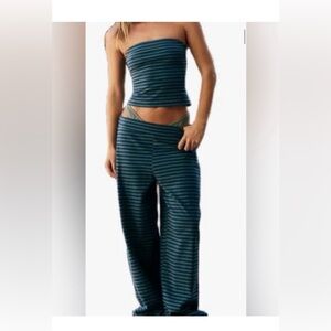 WOMEN’S STRIPED PATTERN TWO (2) PIECE OUTFIT